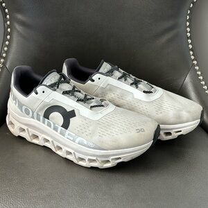 Men’s On Cloudmonster Size 11.5